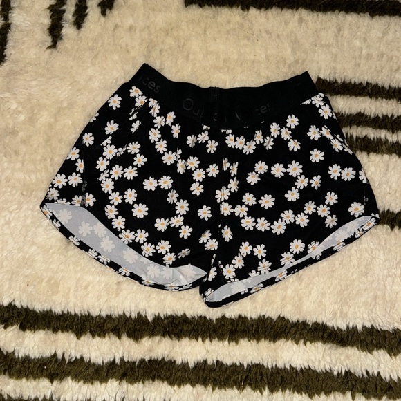 Outdoor Voices Daisy Relay Short - Picture 2 of 3